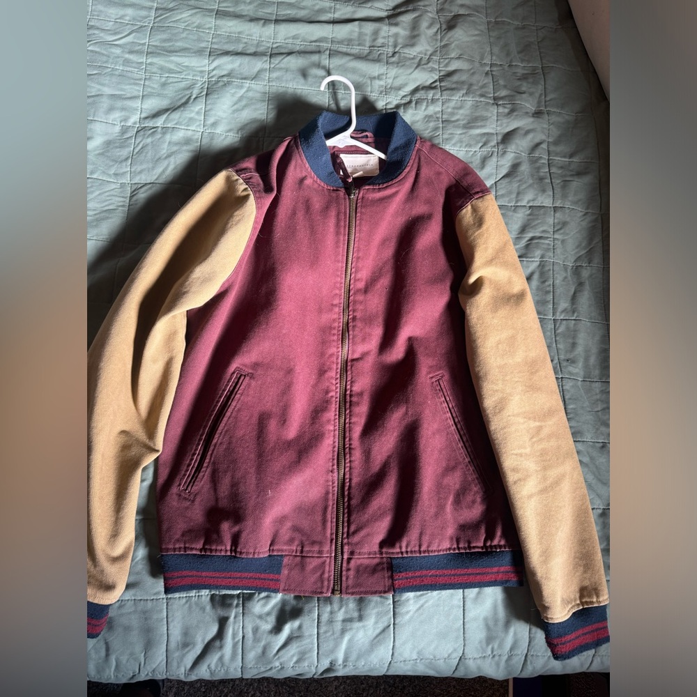 Men’s medium Aeropostale Bomber Jacket